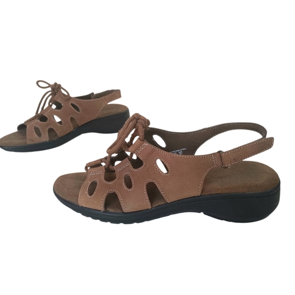 Cobbie Cuddlers Sandals Women's Size 7 W Brown Tie Strappy Leather - Picture 1 of 9